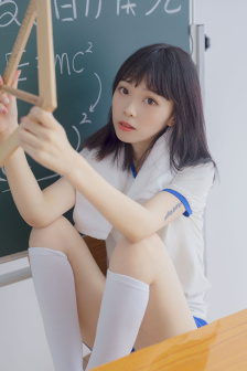 美女扒开尿口让男人桶进